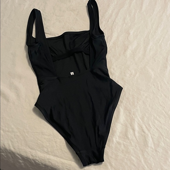 Madewell Classic Black One-Piece Swimsuit - Picture 4 of 5